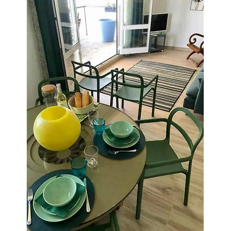 Pied Dans L'eau بيت للعطل