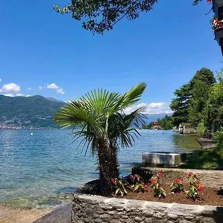 Pied Dans L'eau بيت للعطل Brezzo