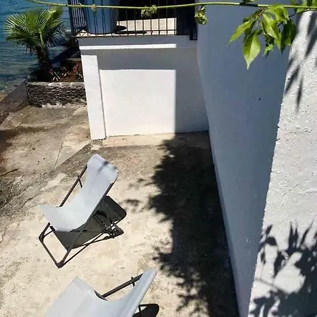 Pied Dans L’eau Hébergement de vacances Brezzo