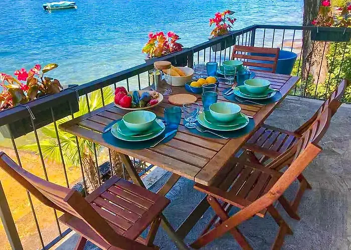 Pied Dans L'eau *