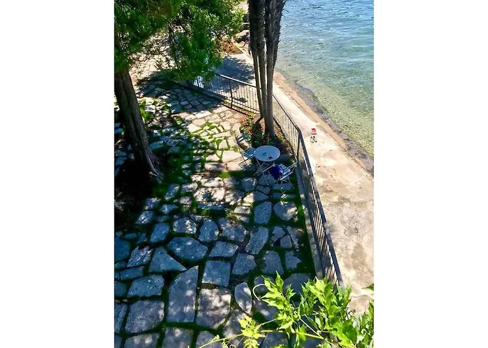 Casa vacanze Pied Dans L'eau Brezzo